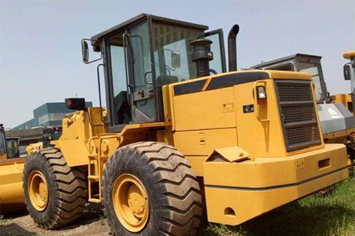 如何沖洗裝載機配件